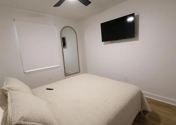 Walk To Harborside Sleeps 16 Boat Trailer Parking Holiday home *